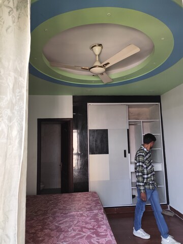 Furnished Amenities in 2 BHK Apartment at Aims Golf City, Sector 75 – for Rent