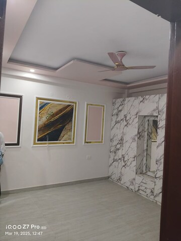 Room in 3 BHK Builder Floor at Mahendra Enclave, Shastri Nagar – for Sale