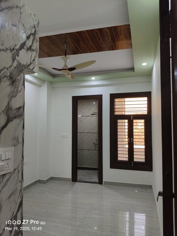 Building Lobby in 3 BHK Builder Floor at Mahendra Enclave, Shastri Nagar – for Sale