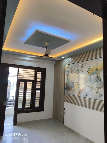 Room in 3 BHK Builder Floor at Mahendra Enclave, Shastri Nagar – for Sale