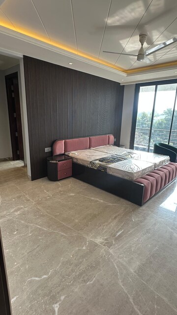 Bedroom in 4 BHK Builder Floor at Dlf Phase iv – for Sale