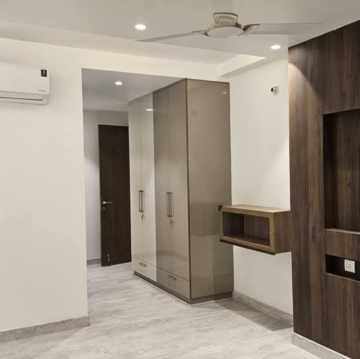 Building Lobby in 3 BHK Builder Floor at Sector 45 – for Rent