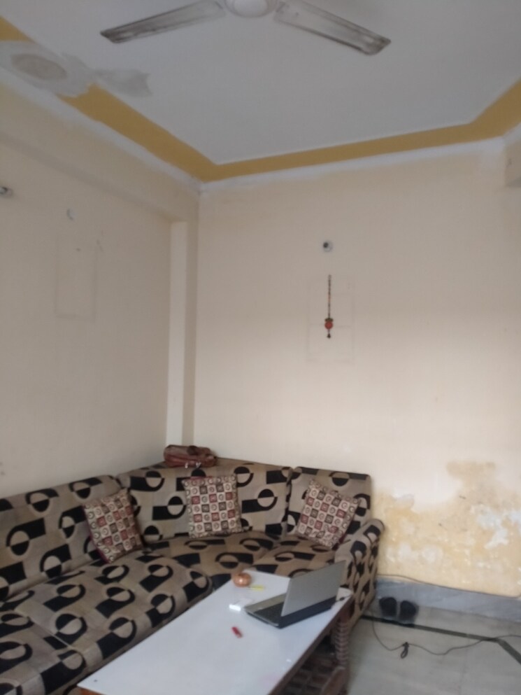 Room, xu 1 greater noida 2 Bedroom 90 Sq.Mt. Villa In Xu 1 Greater Noida Greater Noida 8369826