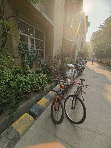 Parking in 2 BHK Apartment at Vasundhara Sector 16 – for Sale