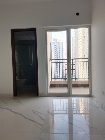Room in 3 BHK Apartment at Ace Divino, Sector 1 Greater Noida – for Rent