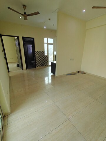 Room in 3 BHK Apartment at Gaur Saundaryam, Tech Zone 4 Greater Noida – for Sale