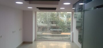 Room in  Office Space at Om Heera Panna Mall, Andheri West – for Rent