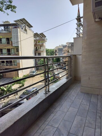 Balcony in 1 BHK Builder Floor at Ansal Sushant Lok I, Sector 43 – for Rent