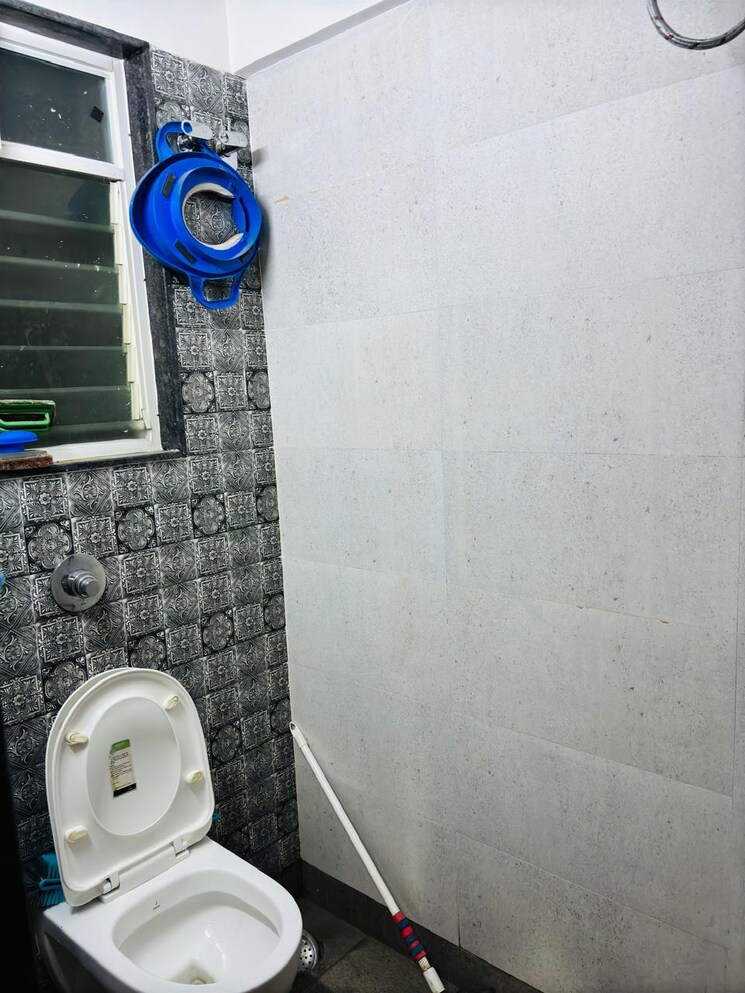 Bathroom, venkatesh-graffiti-elite 2 Bedroom 780 Sq.Ft. Builder Floor In Mundhwa Pune 8369989