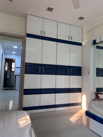 Room in 1 BHK Apartment at Paschim Apartments, Dadar West – for Rent