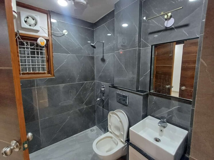 Master Bedroom, unitech-south-city-ii 3 Bedroom 1356 Sq.Ft. Builder Floor In Sector 50 Gurgaon 8370122