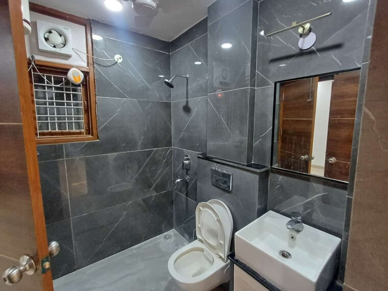 Master Bedroom, unitech-south-city-ii 3 Bedroom 1356 Sq.Ft. Builder Floor In Sector 50 Gurgaon 8370122