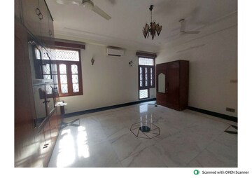 Living Room in 4 BHK Builder Floor at Green Park – for Rent