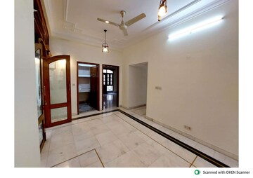 Room in 4 BHK Builder Floor at Green Park – for Rent