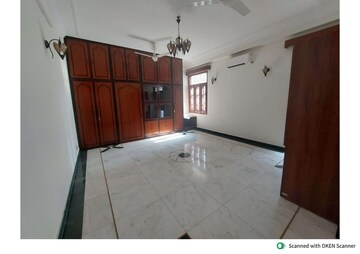 Room in 4 BHK Builder Floor at Green Park – for Rent