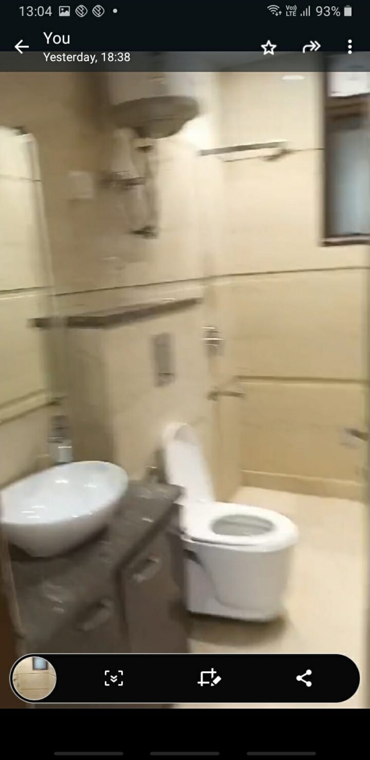 Bathroom, safdarjung enclave 3 Bedroom 1400 Sq.Ft. Builder Floor In Safdarjung Enclave Delhi 8370109