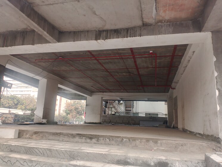  Parking, divyasparsh-ambrosia-galaxy Commercial Showroom 4400 Sq.Ft. In Baner Pune 8370110