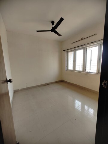 Room in 1 BHK Apartment at Royal Palms, Goregaon East – for Rent