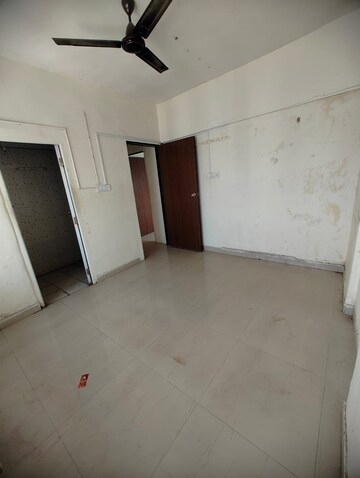 Room in 1 BHK Apartment at Royal Palms, Goregaon East – for Rent