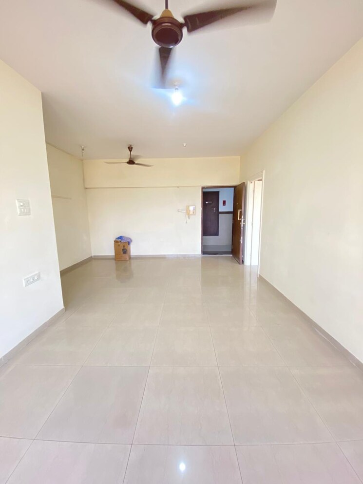 Room, raheja-willows 2 Bedroom 750 Sq.Ft. Apartment In Kandivali East Mumbai 8370112