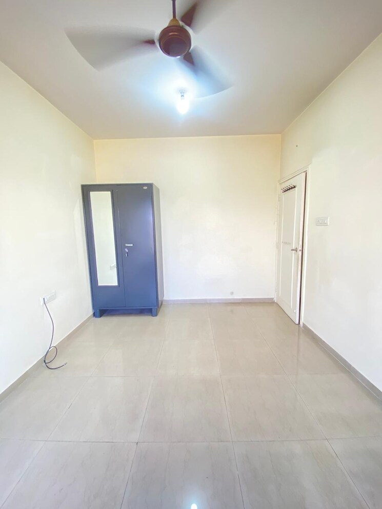 Room, raheja-willows 2 Bedroom 750 Sq.Ft. Apartment In Kandivali East Mumbai 8370112