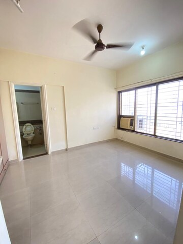 Room in 2 BHK Apartment at Raheja Willows, Kandivali East – for Rent