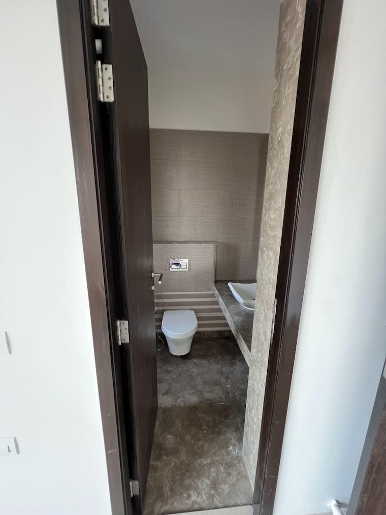 Bathroom, kalpataru-radiance 3 Bedroom 1318 Sq.Ft. Apartment In Goregaon West Mumbai 8370217