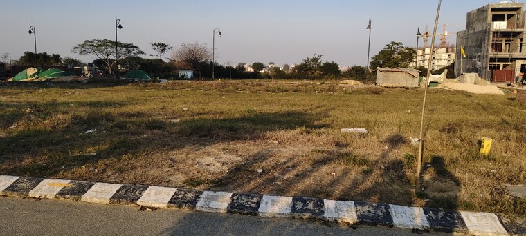 Nearby, wave-city  189 Sq.Mt. Plot In Wave City Ghaziabad 8370202