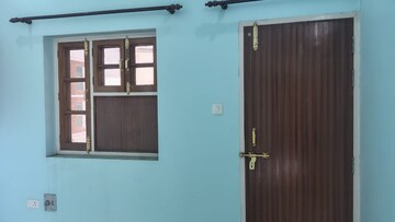 Room in 1.5 BHK Villa at Gomti Nagar – for Rent