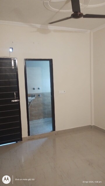 Room in 2 BHK Builder Floor at Sector 8 Dwarka – for Rent