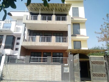 6+ BHK Independent House For Rent in RWA Apartments Sector 92 Sector 92 Noida  8370295