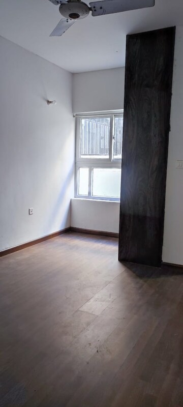 Room in 3 BHK Builder Floor at BPTP Parkland, Sector 75 – for Rent