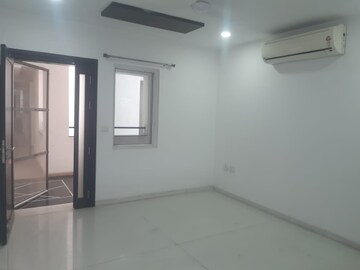 Room in 3 BHK Builder Floor at Jayabheri The Meadows, Gachibowli – for Rent