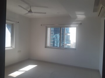 Room in 3 BHK Builder Floor at Jayabheri The Meadows, Gachibowli – for Rent