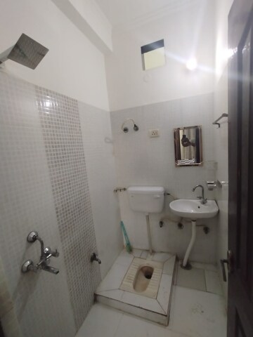 Bathroom in 2.5 BHK Apartment at Ahinsa Khand 1 – for Rent