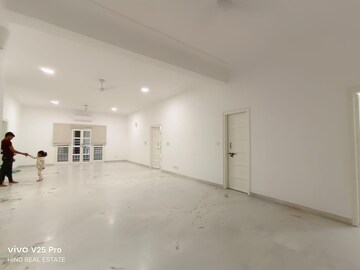 Room in 4 BHK Builder Floor at Vasant Kunj – for Rent