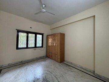 Room in 3 BHK Apartment at Vasant Kunj – for Rent
