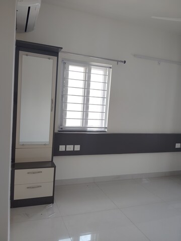 Room in 3 BHK Apartment at Prestige Tranquil, Kokapet – for Rent