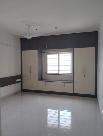 Room in 3 BHK Apartment at Prestige Tranquil, Kokapet – for Rent