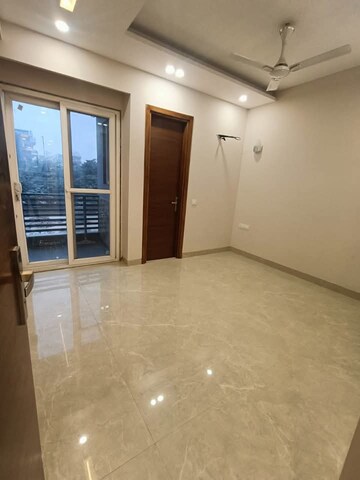 Room in 3 BHK Builder Floor at Saket – for Rent