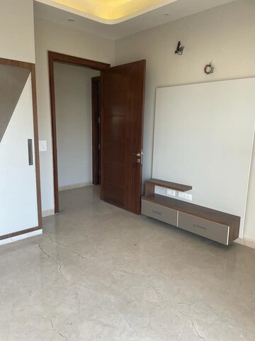 3 BHK Builder Floor For Rent in Saket