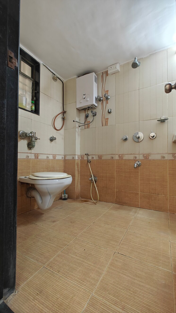 Bathroom, trimurti-krupa-chs 2 Bedroom 635 Sq.Ft. Apartment In Borivali West Mumbai 8370409