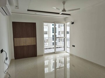 Room in 3 BHK Apartment at Sobha City Gurgaon, Sector 108 – for Rent