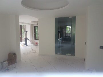 Room in 4 BHK Apartment at Vasant Kunj – for Rent