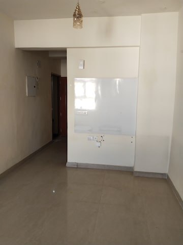 Room in 2 BHK Apartment at Shree Vardhman Mantra, Sector 67 – for Rent