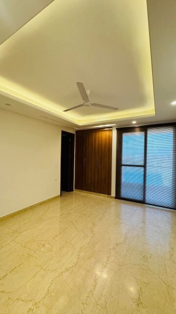 Room in 2 BHK Builder Floor at Saket – for Rent