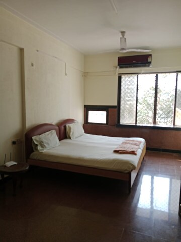 2 BHK Apartment For Rent in Chandak Cornerstone, Worli