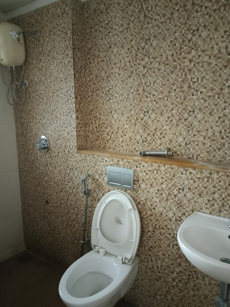 Bathroom, lodha-palava-city-lakeshore-greens 1 Bedroom 450 Sq.Ft. Apartment In Dombivli East Thane 8370711