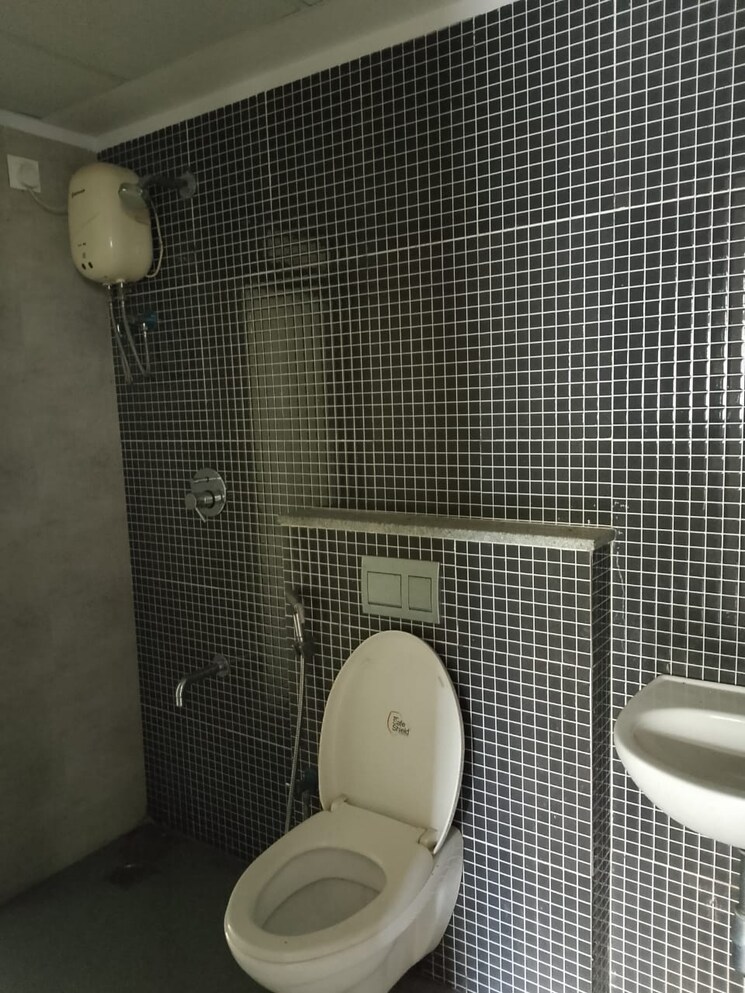 Bathroom, lodha-palava-city-lakeshore-greens 1 Bedroom 450 Sq.Ft. Apartment In Dombivli East Thane 8370711