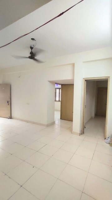 Room in 1 BHK Builder Floor at Somajiguda – for Rent